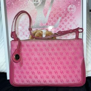 Dooney n Bourke shoulder